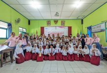 Dalam Rangka Menyambut Hari Anak Nasional, Srikandi PLN UP3 Klaten “Goes To School” Melakukan Sosialisasi Ketenagalistrikan di SD N 09 Boyolali